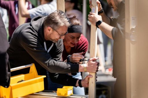 Wie ein Teamevent XXL-Kugelbahn Prozesse, Zusammenarbeit und Zusammenhalt erlebbar macht