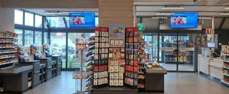 smt -smart. media. team. und itworx-pro GmbH erweitern Digital-Signage-Netzwerk: Neuer Werbestandort im REWE-Markt Ahlers in Springe-Bennigsen