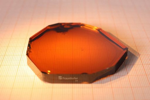 Fraunhofer IISB und PVA TePla gründen Joint Lab für Aluminiumnitrid-Substrate