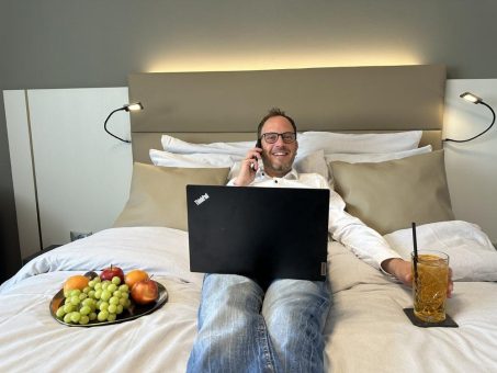 Raus aus der Hitze, rein ins Hotel: KTG und DEHOGA starten neue Sommer-Aktion „Cool Down in deiner Stadt“
