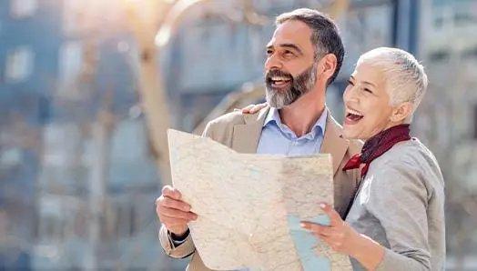 Zahnpflege auf Reisen: So bleibt deine Mundhygiene mit der emmi-dent Ultraschallzahnbürste überall zuverlässig