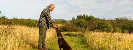 Hundepfeife im Training: So funktioniert sie und warum Hunde so gut darauf reagieren