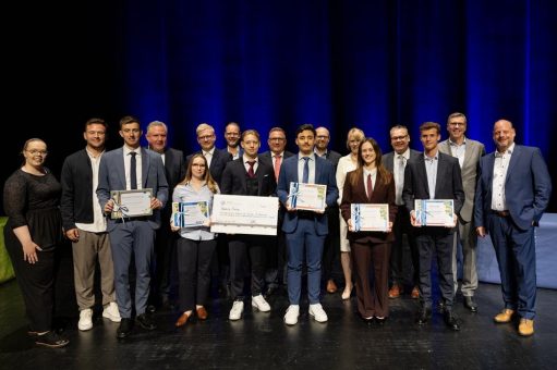 HSW verabschiedet 135 Absolventinnen und Absolventen