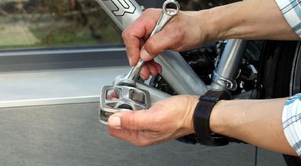 Warum Fahrradpedale schwergängig werden: Versteckter Schmutz erkennen und bewegliche Komponenten richtig reinigen