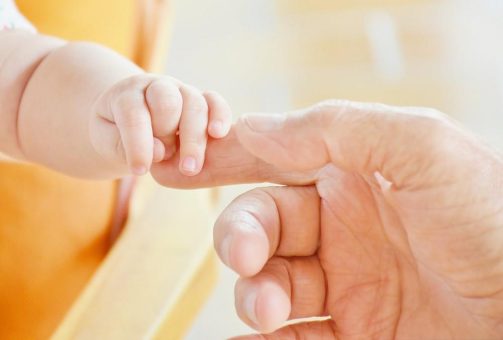 Ergobaby arbeitet mit automatisierter Archivierung, während Endnutzer:innen wie gewohnt auf ihre Dateien zugreifen