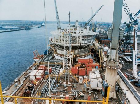 Energieketten für Offshore-Anwendungen von TSUBAKI KABELSCHLEPP