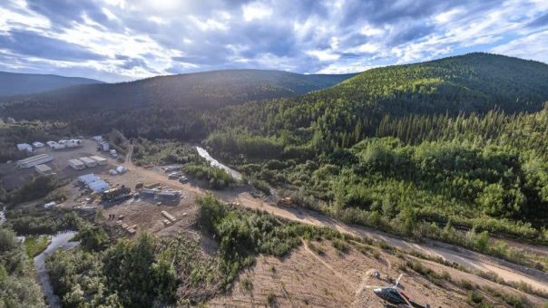 Sitka Gold sichert sich 100 % des Clear Creek-Gebiets und stärkt RC Gold Project
