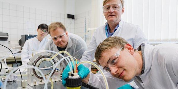 Premiere der Summerschool Elektrochemie und Galvanotechnik