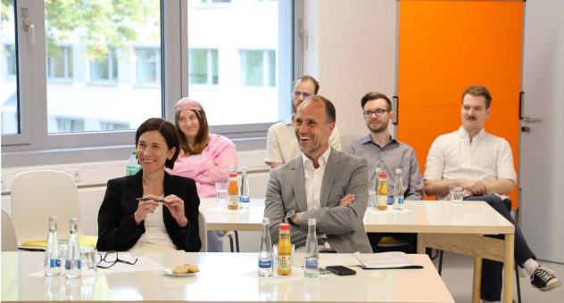 Wissenschaftsminister Clemens Hoch informierte sich an der Hochschule Worms über Forschung und innovative Lehre