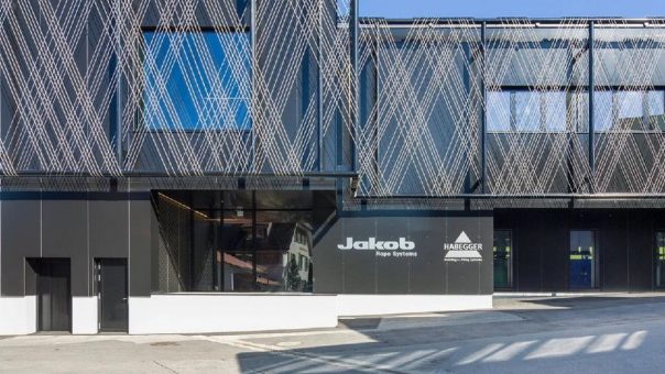 FLEXiCODE Managed Service ermöglicht erfolgreichen Umzug und Betrieb von IFS Cloud bei der Jakob AG