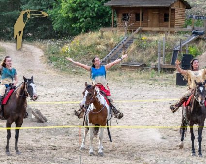 Wildwest-Feeling im Van der Valk Resort Linstow: Action-Show mit Pferden begeistert die ganze Familie