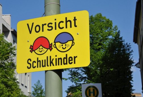 Verkehrserziehung beginnt zu Hause: Sicher zur Schule