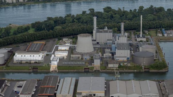 TÜV Rheinland prüft eine der größten Flusswasser-Wärmepumpen Europas