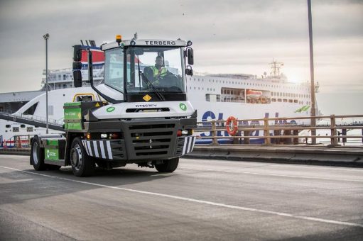 Arbeitssicherheit und Effizienz im Werksverkehr: Fahrzeugkonstruktion, Assistenzsysteme und Telematik im Zusammenspiel