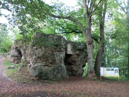Riesgeologie in nur einer Stunde auf der Nördlinger Marienhöhe und im neuen Geotop bei Unterwilflingen