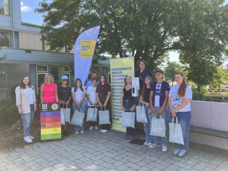 „Sonne – aber sicher!“: Klasse 7a der Mittelschule Monheim gewinnt Kreativwettbewerb zum UV-Schutz