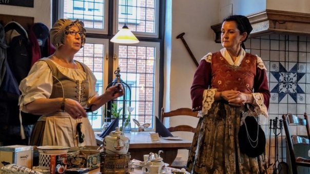 Krummhörn-Greetsiel: September ist Plattdüütskmaant: „In’t Hörn bi’t Füür“ in Greetsiel am 2. September
