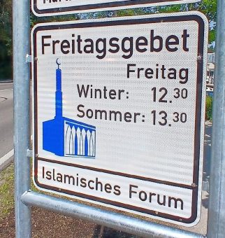 Deutschland: Mehrheit gegen Hinweisschilder für muslimische Freitagsgebete