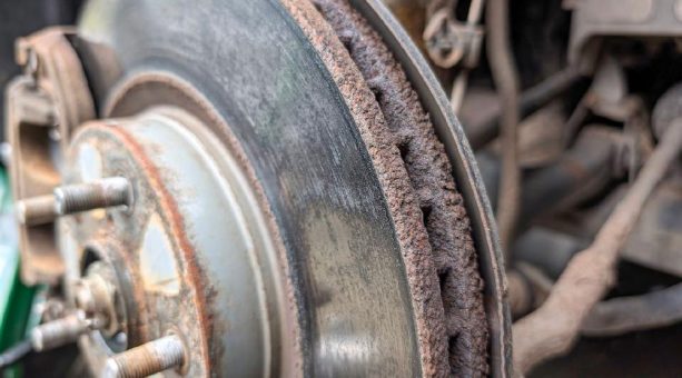 Bremsleistung lässt nach – können Verschmutzungen, Öl und Ablagerungen die Ursache sein?