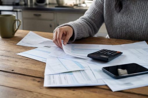 Ratenkredite in Deutschland: BaFin zählt über zehn Millionen neue Verträge für 2024 und nimmt Kleinkredite unter 1.000 Euro in den Blick