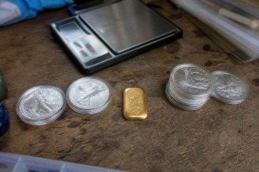 Gold-Silber-Ratio pendelt um knapp 60 zu 1: Ein Marktbericht wertet das Preisverhältnis der beiden Edelmetalle von Januar 1970 bis Mai 2026 aus