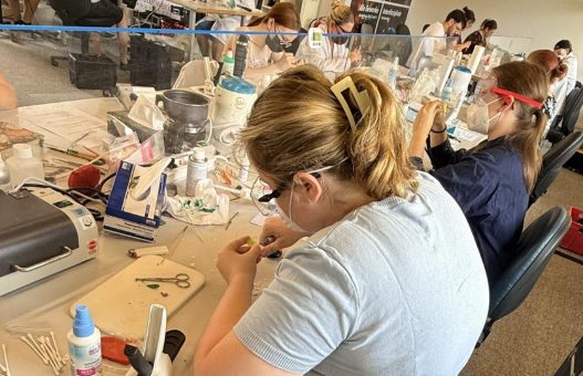 35 Mal meisterhaft bestanden: Vom Fräsen der Otoplastik bis hin zur Perzentilanalyse