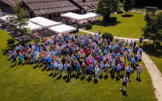 SeniorenClub der Friedhelm Loh Group feiert 25. Geburtstag