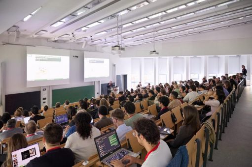 Maschinenhalluzination nutzen: Wie KI die Architektur der Zukunft verändert – eCAADe26 zu Gast an der TH Lübeck