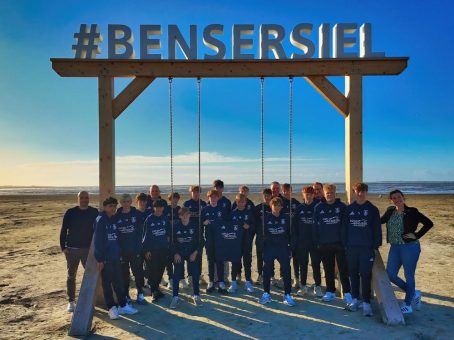 Esens-Bensersiel Tourismus GmbH unterstützt C1-Jugend des TuS Esens