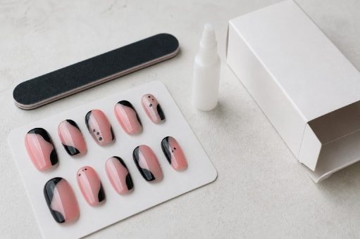 Nagelkosmetik: 80 statt 24 Duftstoffe müssen ab einer Grenzkonzentration einzeln auf der Packung stehen – seit dem 1. August 2026
