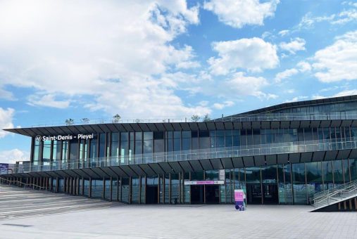 Maßgefertigte Stahlprofile für die Fassade von Saint Denis Pleyel
