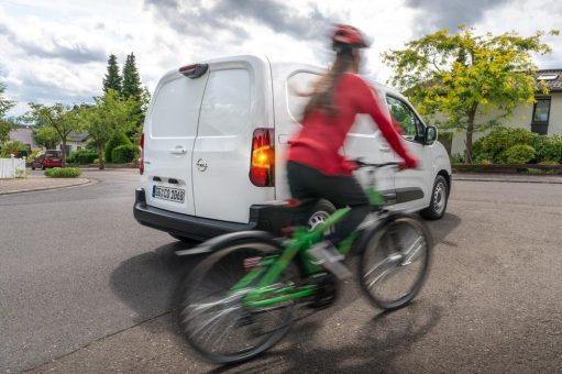 Keine toten Winkel mehr: Opel Combo Cargo mit neuem Kamerasystem