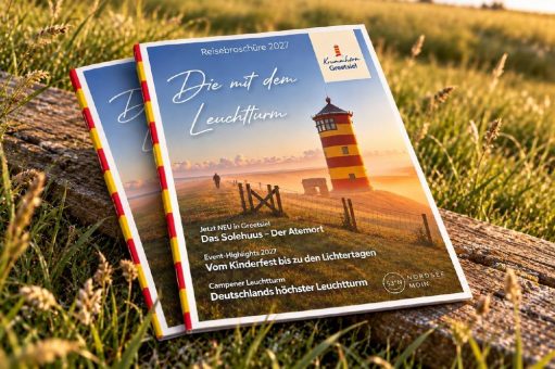 Krummhörn-Greetsiel: „Die mit dem Leuchtturm“: Neue Reisebroschüre für 2027 erschienen