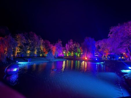 Esens-Bensersiel: Musik, Laternen und kulinarische Angebote sorgten für einen stimmungsvollen Herbstabend in Bensersiel